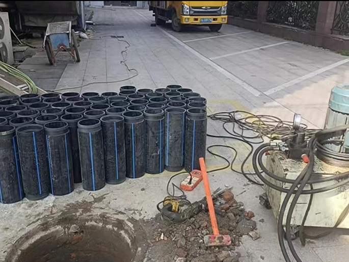 济水街道PE置换管厂家 DN315置换管 非开挖管短管置换